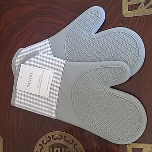 Oven Mitt Set